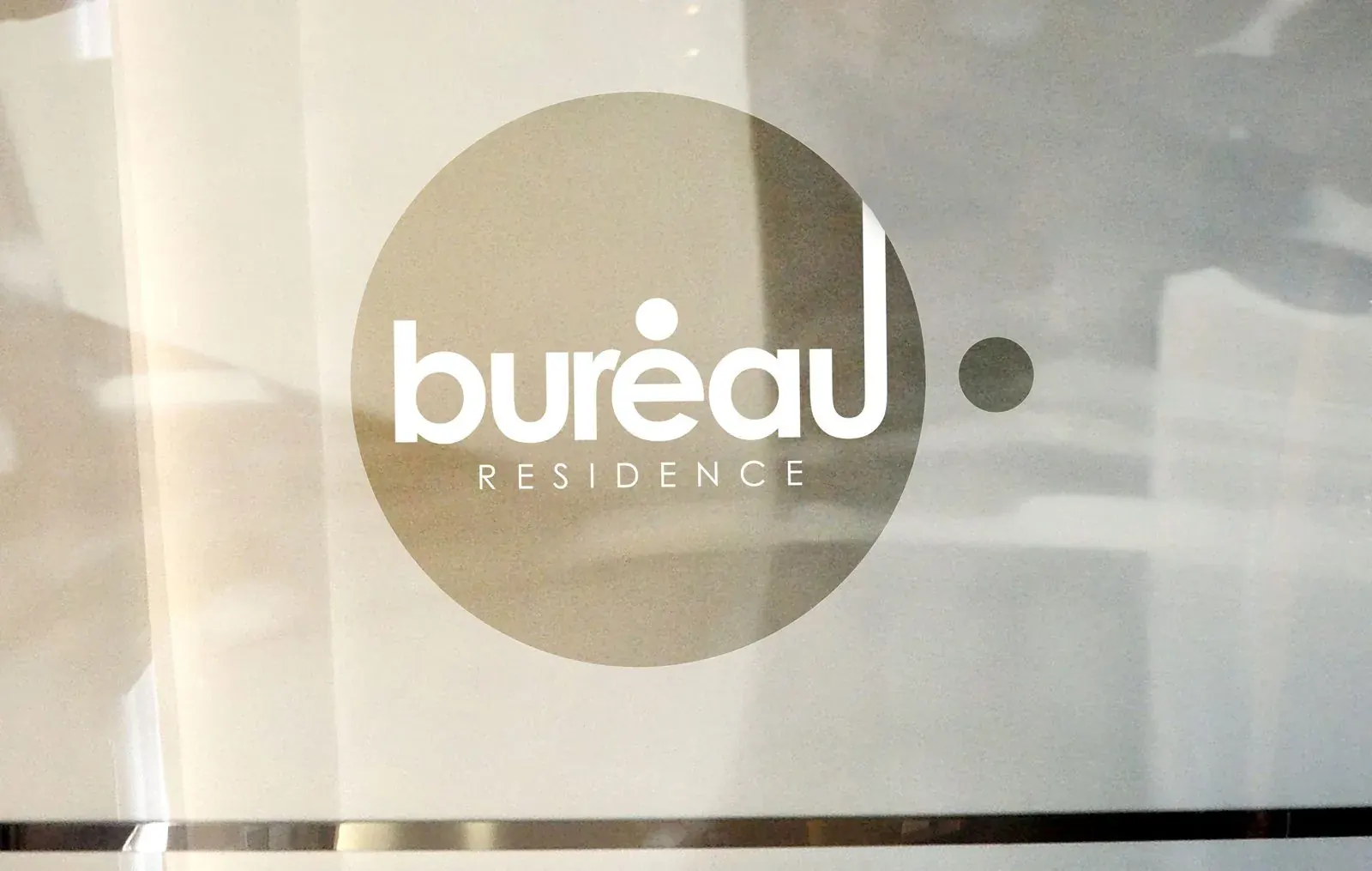 Bureau Residence için hazırlanan marka kimliği çalışmasından 4. görsel (toplam 7)