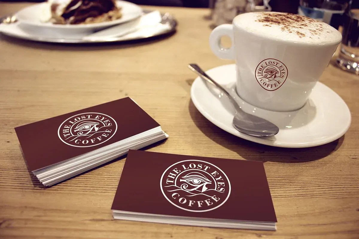 The Lost Cafe için hazırlanan marka kimliği çalışmasından 3. görsel (toplam 5)